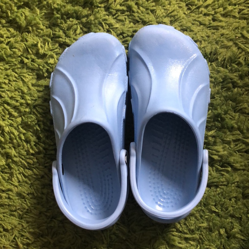CROCS Classic Clogs powder blue size 8